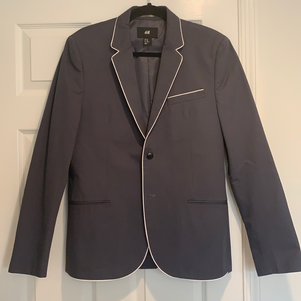 H&M Men’s Blazer in Gray with White Piping Detail